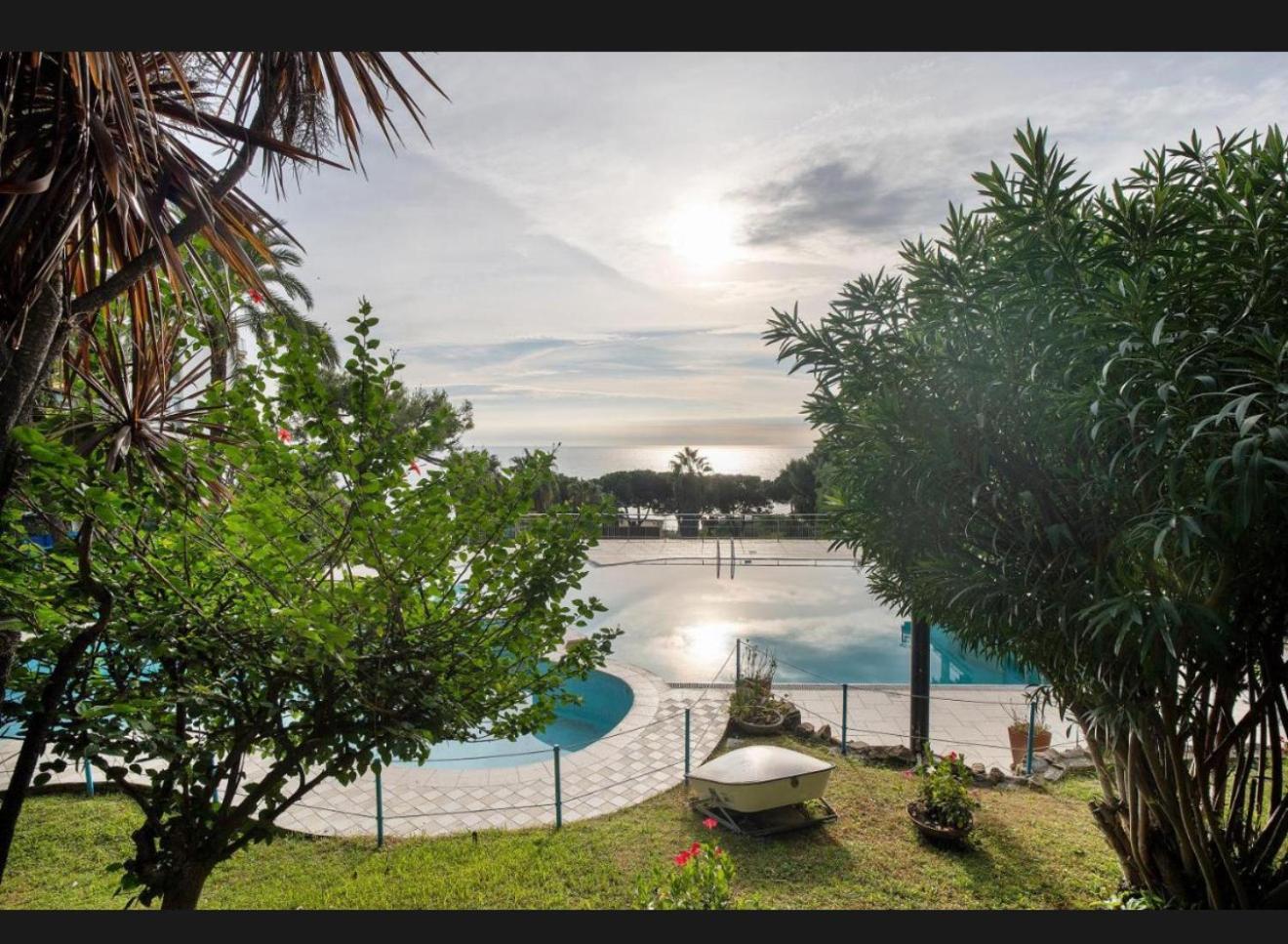 Mamariviera Home Holidays Sanremo - Casa Vista Mare Con Piscina Экстерьер фото